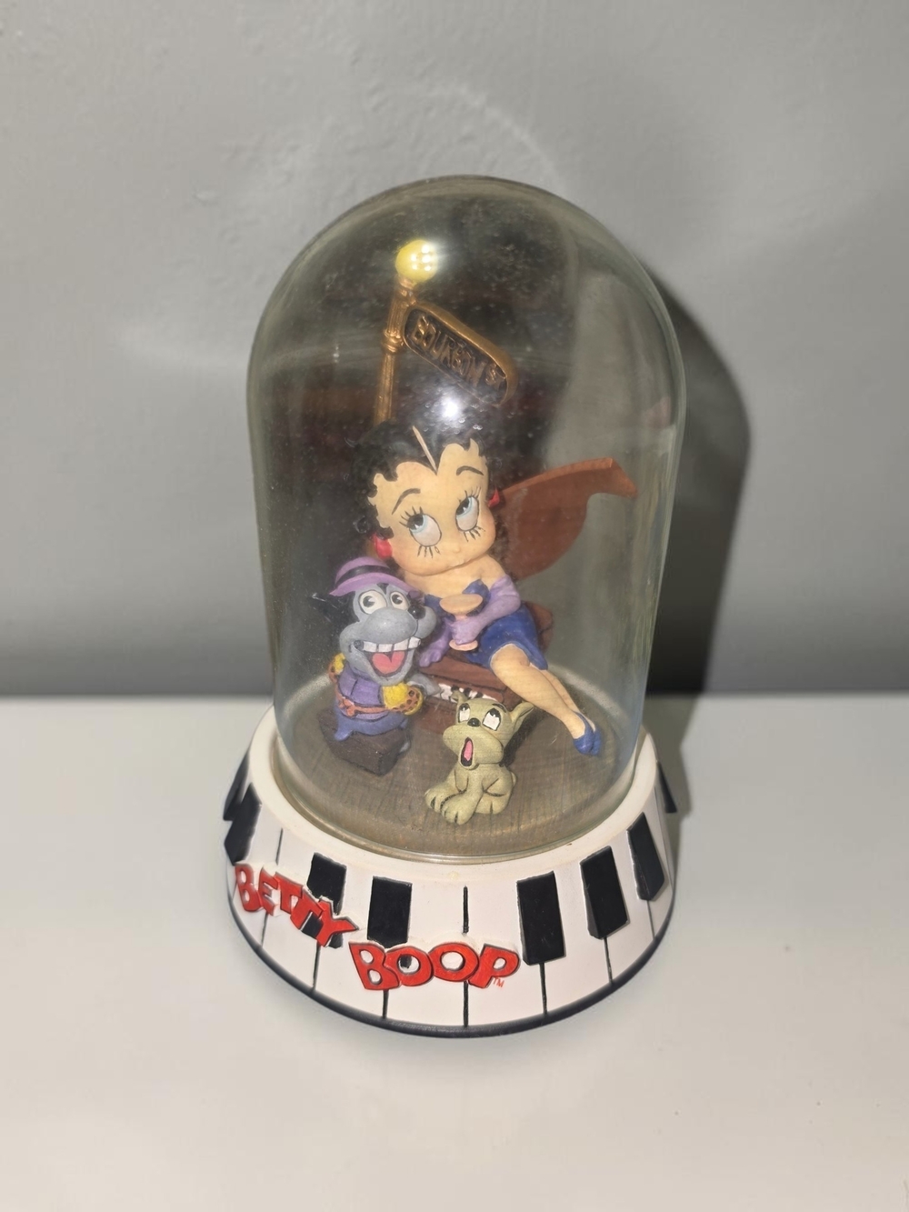 Betty Boop Musical Snow Globe Figurine - Purple Outfit